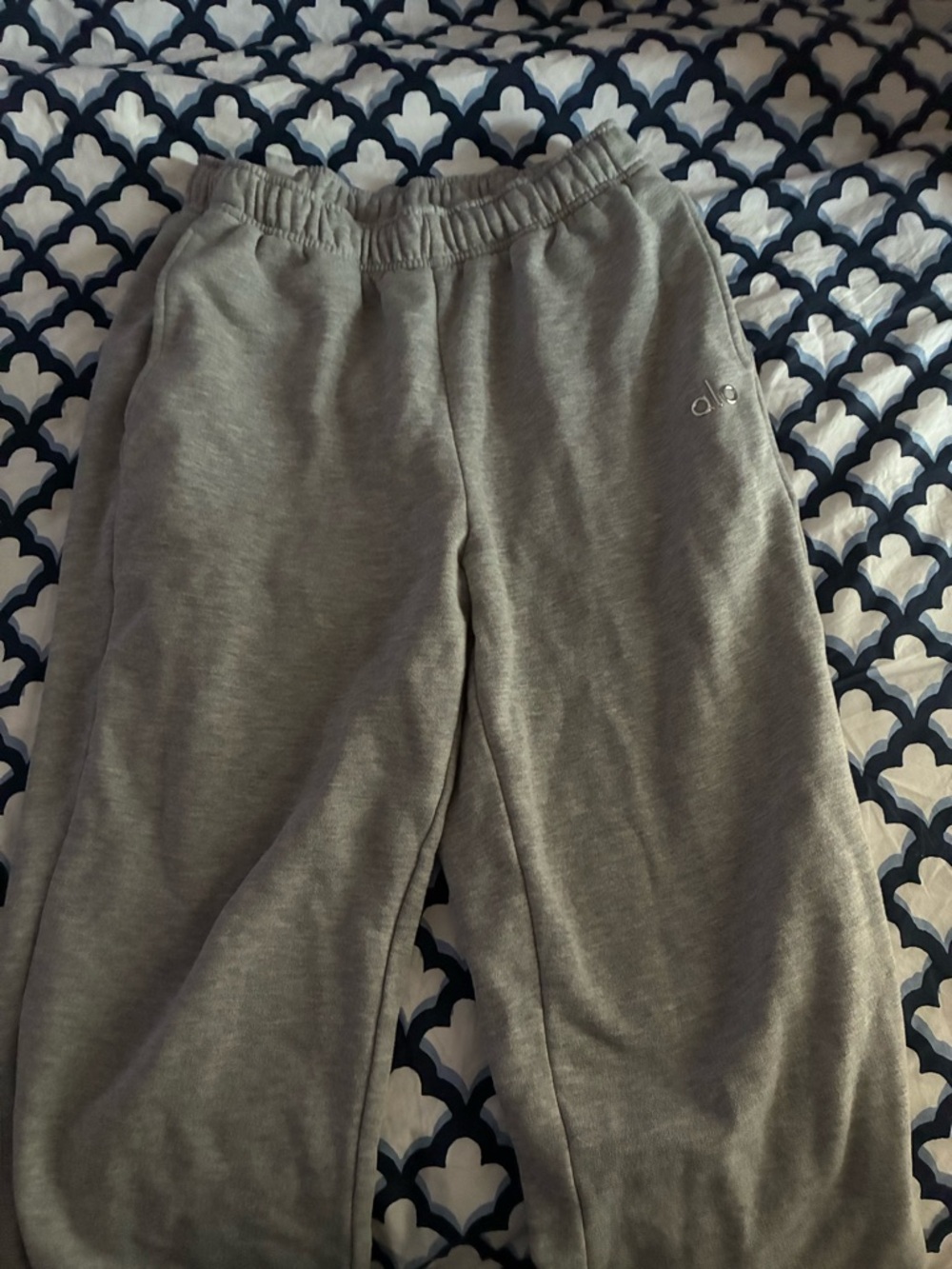 Alo Grey Cuffed leggings